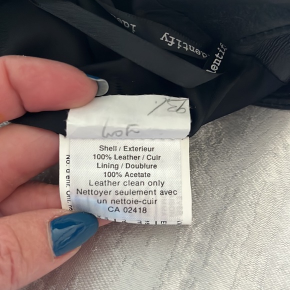 Size 6 black leather skirt with lace inserts on side - Picture 5 of 8